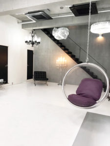 【ゴージャスな背景が美しいレンタル撮影スタジオ】