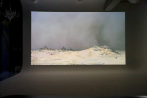 【ゴシック調な白ホリゾントレンタル撮影スタジオ】